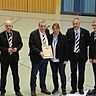 Andreas Debock erhält die Ehrenmitgliedschaft des Dülkener FC.