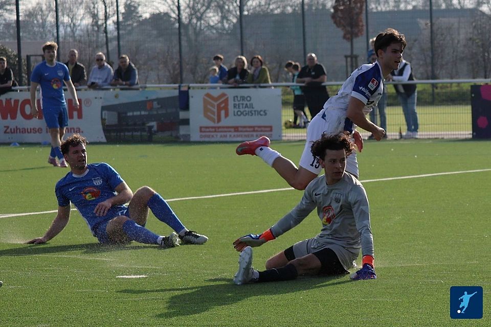 Enes Sali (in weiß) überragte beim KSV mit vier Treffern.