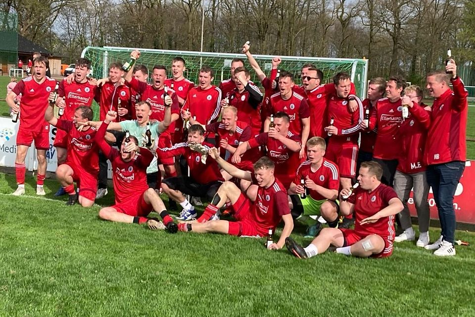 Der VfB Alstätte feiert nach 23 Spieltagen die Meisterschaft der Kreisliga A1 Ahaus-Coesfeld und kehrt nach einem Jahr in die Bezirksliga zurück.
