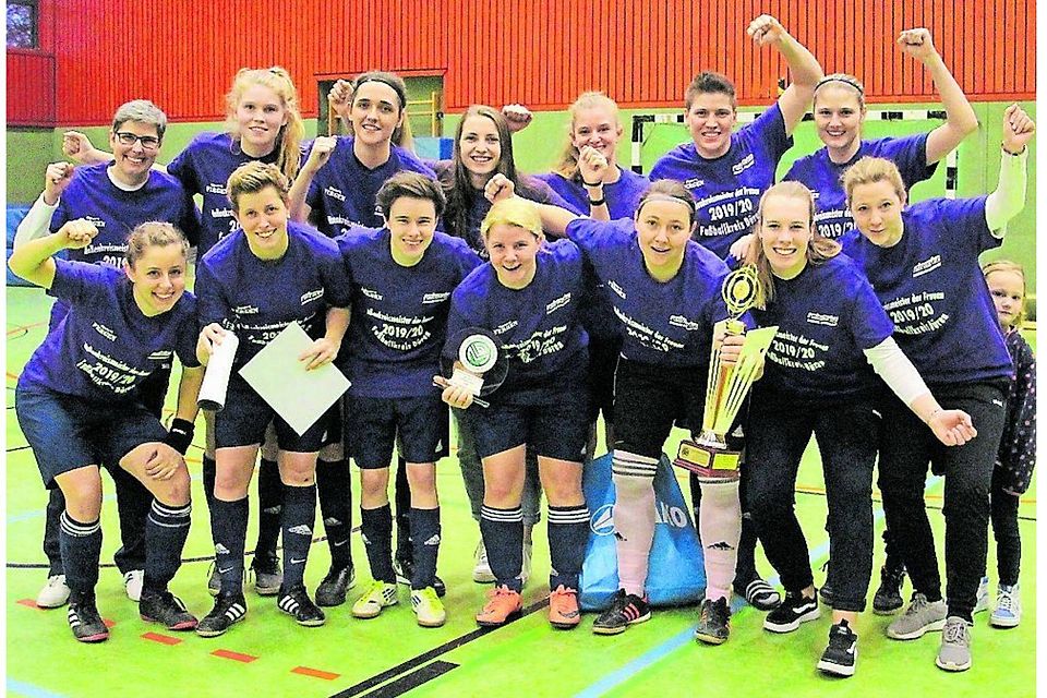 Kreismeister: Die Spielerinnen des TuS 08 Jüngersdorf-Stütgerloch feierten den Titelgewinn.
