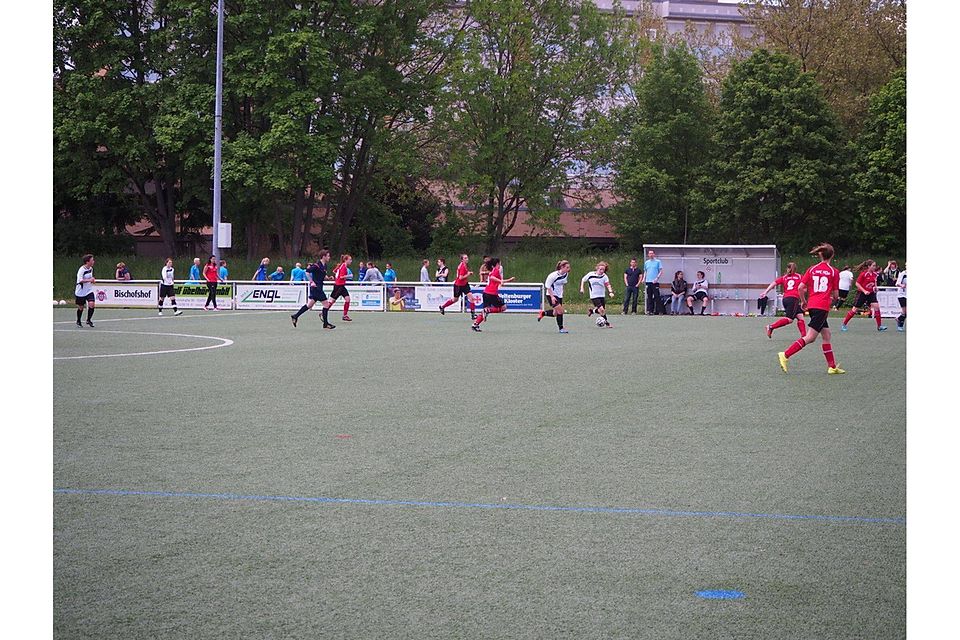 Zuletzt trafen die U17-Juniorinnen des 1. FFC Hof und des SC Regensburg im Mai dieses Jahres aufeinander. Damals mussten sich die Hoferinnen in Regensburg mit 1:3 geschlagen geben. F: Peter Zirkelbach