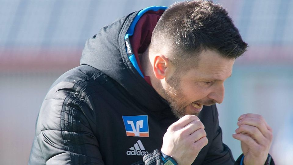 Noch keinen einzigen Sieg hat in dieser Saison der FC Ismaning eingefahren - Trainer Mijo Stijepic hofft in Garching auf den ersten Dreier.