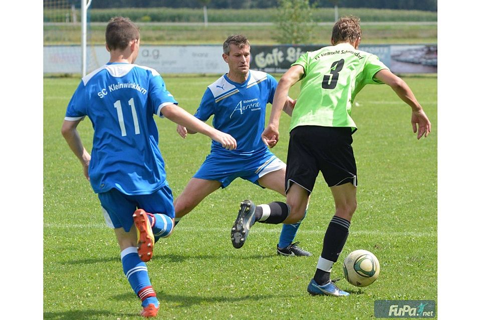 Der SC Kleinwinklarn (blaue Trikots) möchte seine Serie gegen den TSV Trausnitz fortsetzen Foto: Carina Allacher