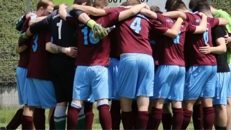 Auf den Zusammenhalt des relativ kleinen Kaders wird es beim TSV Sensbachtal (vorn) auch in der nächsten Saison der Fußball-B-Liga ankommen.	Foto: Herbert Krämer