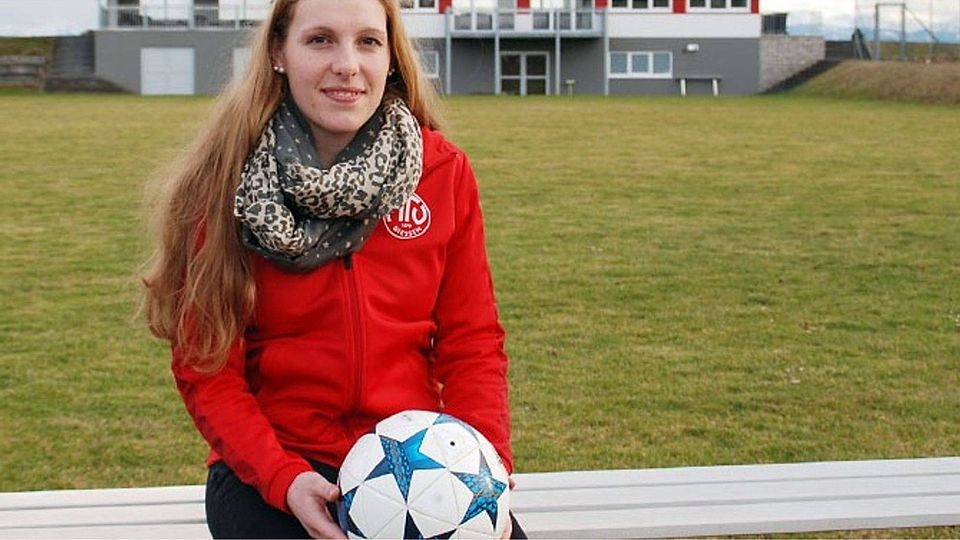 Stephanie Wild aus Rott ist Fußballerin aus Leidenschaft. Die 24-Jährige spielte schon beim FC Bayern und geht seit einigen Jahren für den MTV Dießen auf Torejagd.	F.: Thomas Ernstberger