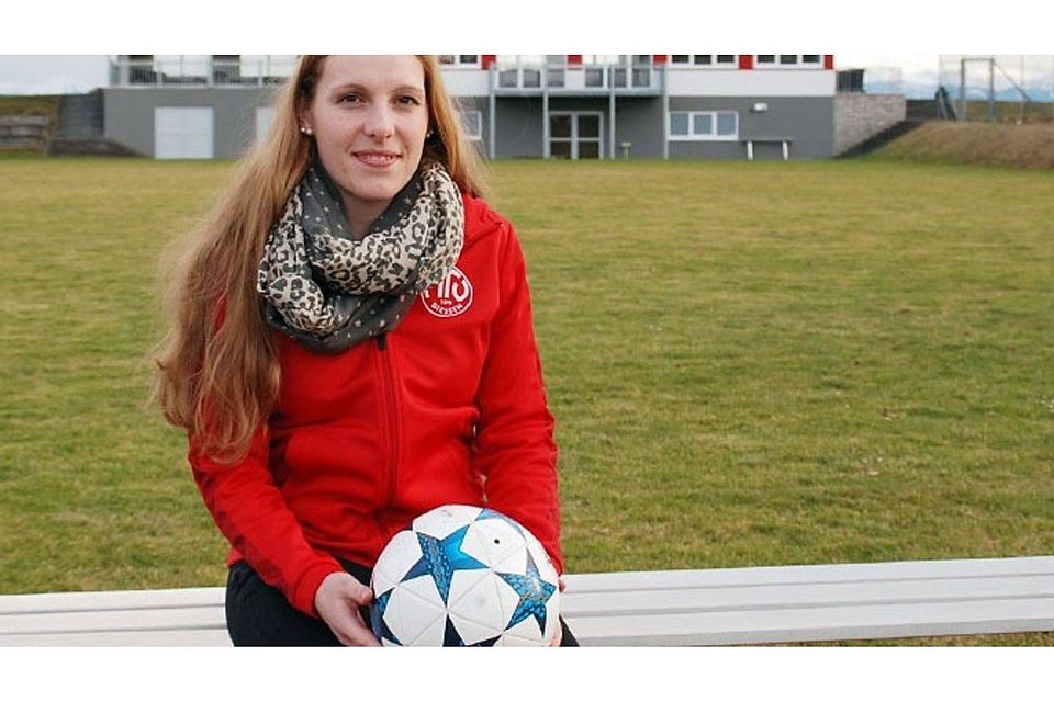 Stephanie Wild aus Rott ist Fußballerin aus Leidenschaft. Die 24-Jährige spielte schon beim FC Bayern und geht seit einigen Jahren für den MTV Dießen auf Torejagd.	F.: Thomas Ernstberger