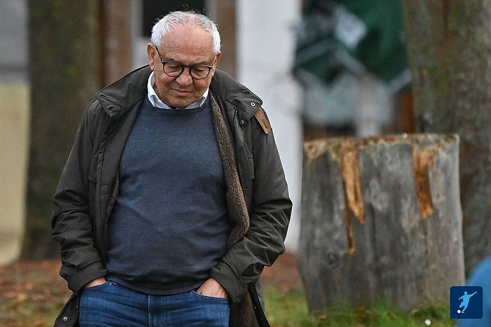 Ernüchterung pur: Aschaffenburgs Sportvorstand Felix Magath sah nach dem Personalbeben am Schönbusch eine 1:4-Pleite seiner Mannschaft bei der SpVgg Greuther Fürth II.