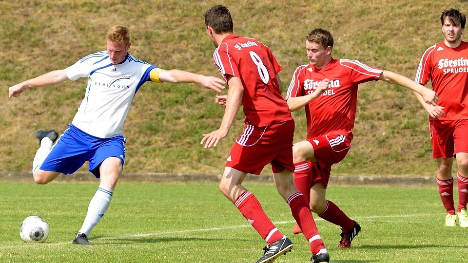 Sebastian Krieg traf mit einem satten Schuss aus 16 Metern zum 1:0 für die SG Freiensteinau gegen den SV Schweben. 	Foto: Volk