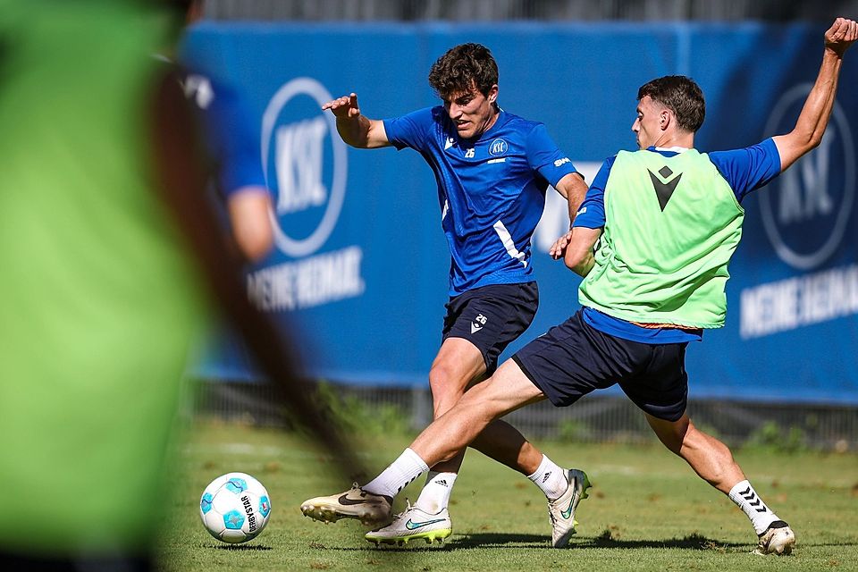 Benedikt Bauer (links) will sich beim SSV Jahn Regensburg durchbeißen. Benedikt Bauer (links) will sich beim SSV Jahn Regensburg durchbeißen.
