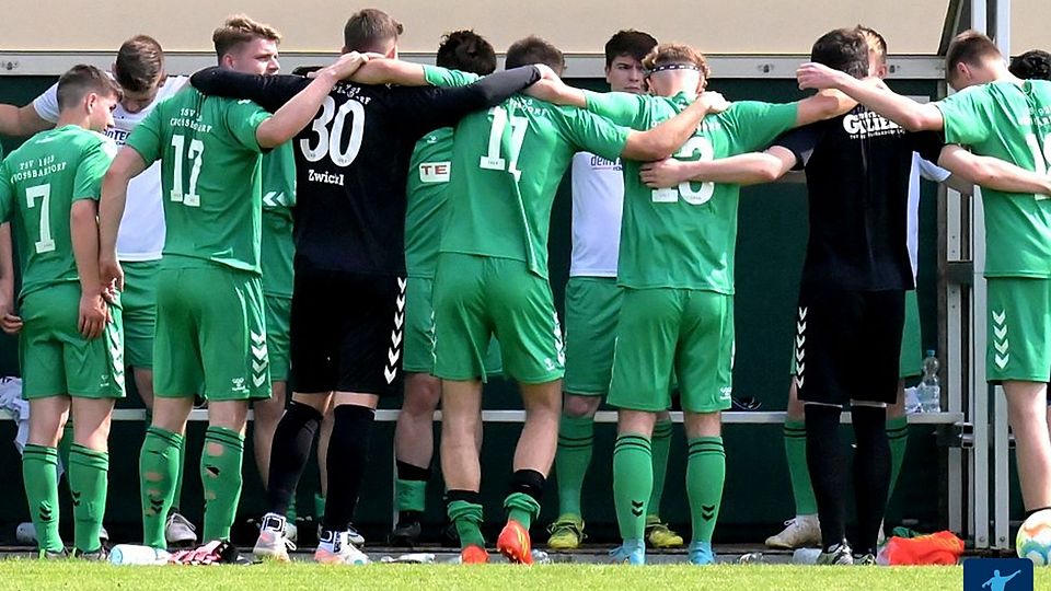 Der TSV Großbardorf darf weiter um den Klassenerhalt in der Bayernliga kämpfen. Gegen Hof gibt's zwei Bonusspiele.