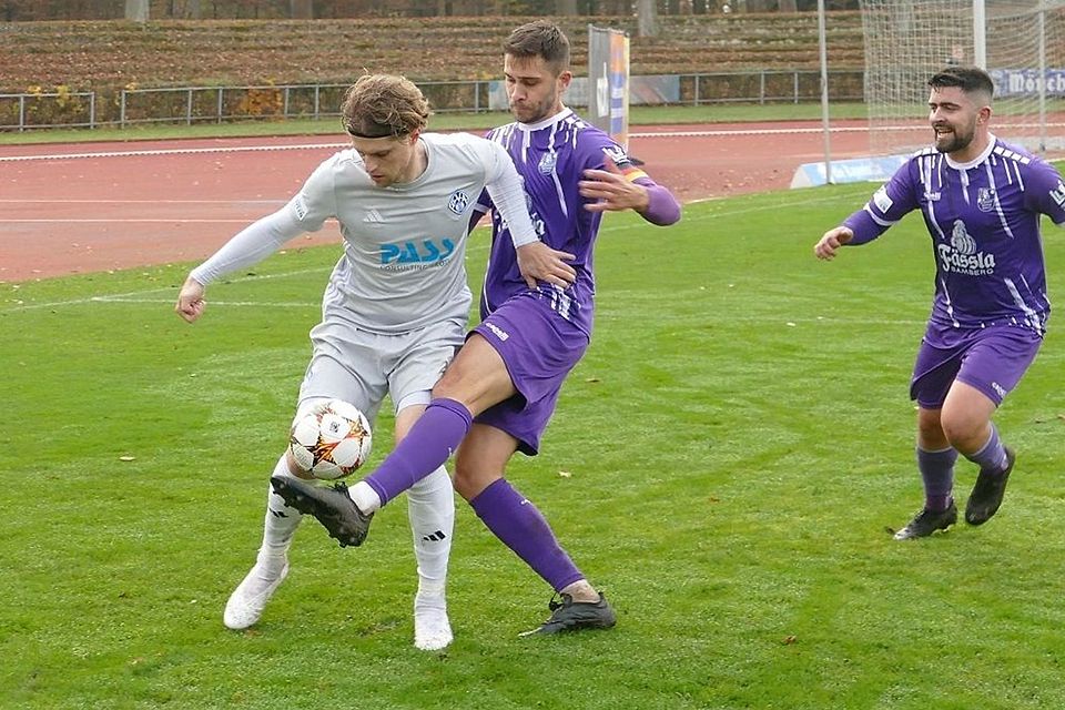 Florian Pieper (li.) hatte sich in Bamberg früh an der Schulter verletzt, hielt aber dennoch über die volle Spieldauer durch.
