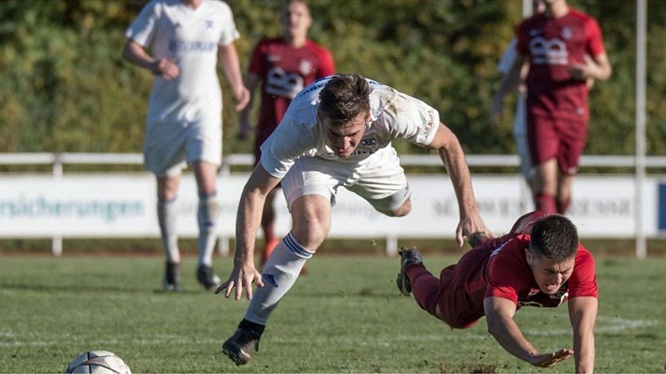 Einer der besten auf dem Platz: Ehingens Paolo Soumpalas (rechts) wirbelte für die TSG. Foto: mas