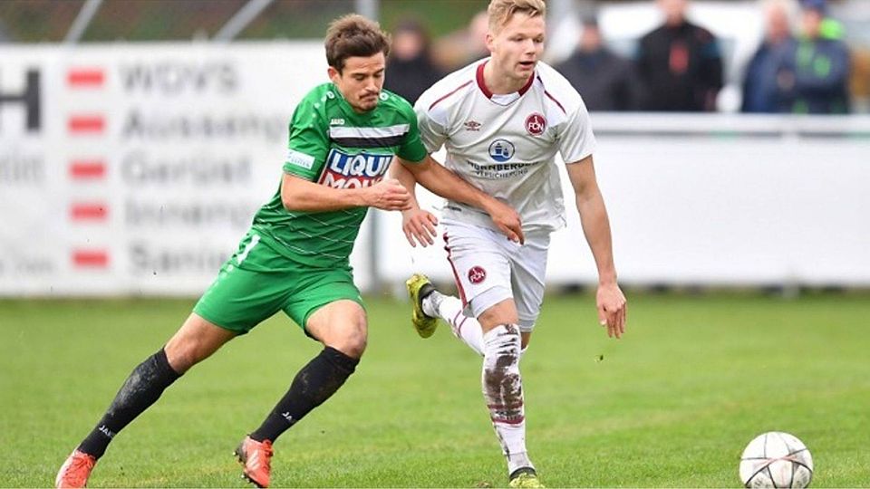Durchsetzungsstark: Mit zehn Treffern zählte Philipp Hercher (re.) zu den Top-Torschützen der abgelaufenen Saison beim 1. FC Nürnberg II. Jetzt zieht es den 22-Jährigen nach Großaspach. F: Traub