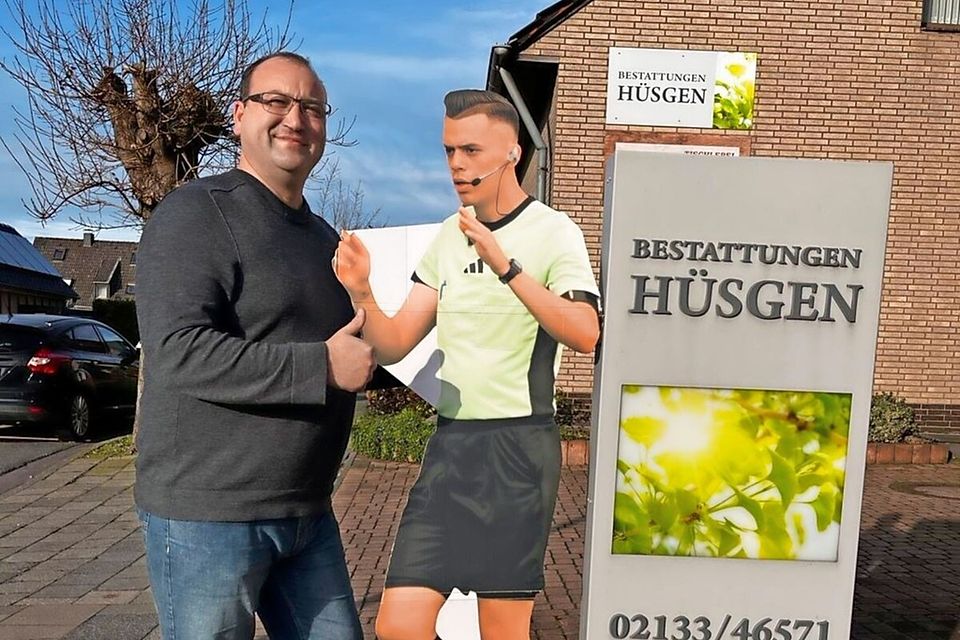 Dennis Beitzel (l.) vom Bestattungsinstitut Hüsgen kümmert sich federführend um die Organisation. Er holt den Influencer „Qualle“ im Sommer nach Dormagen.