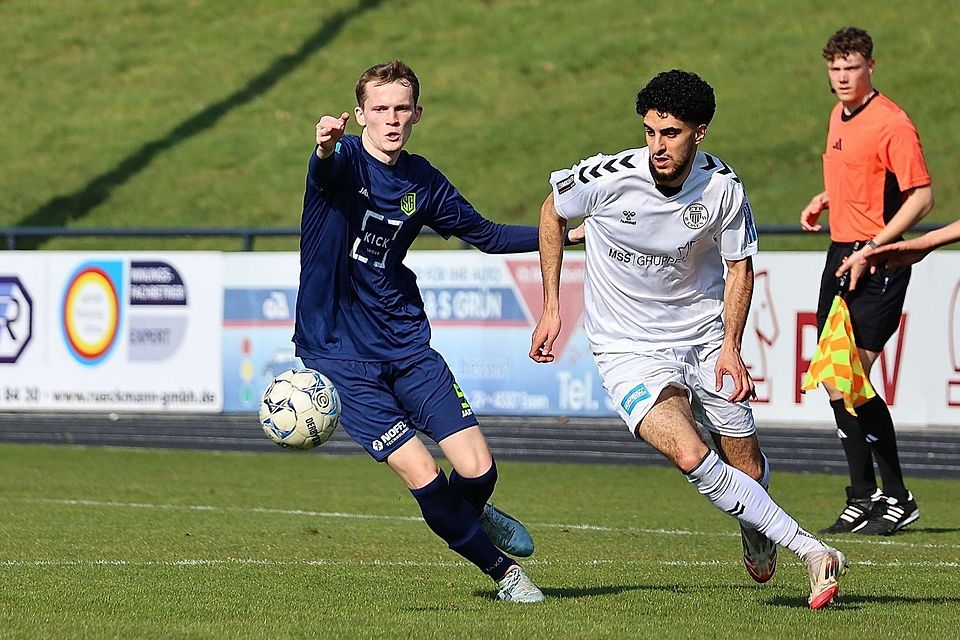 Schwarz-Weiß Essen tritt daheim am Donnerstag unter Flutlicht an. Schwarz-Weiß Essen tritt daheim am Donnerstag unter Flutlicht an.