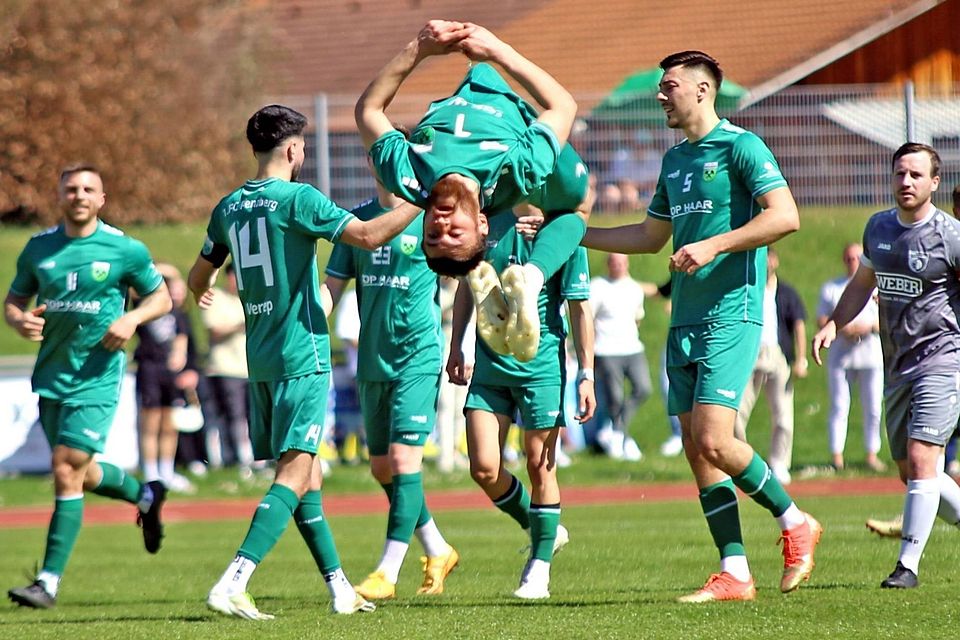 Mal wieder Zentrum einer spektakulären Szene: Murat Ersoy. (Fotoarchiv) Mal wieder Zentrum einer spektakulären Szene: Murat Ersoy. (Fotoarchiv)