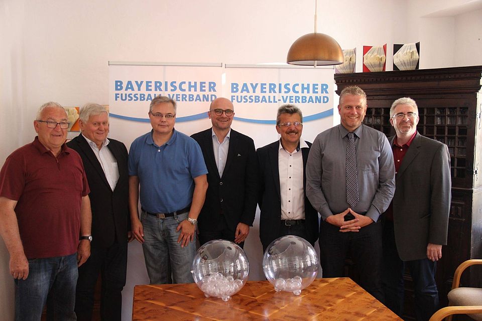 (von links): Johann Dammer, Maximilian Karl, Thomas Unger, Maximilian Beer, Josef Janker, Rüdiger Hügel, Thomas Graml (Foto gth/agt)