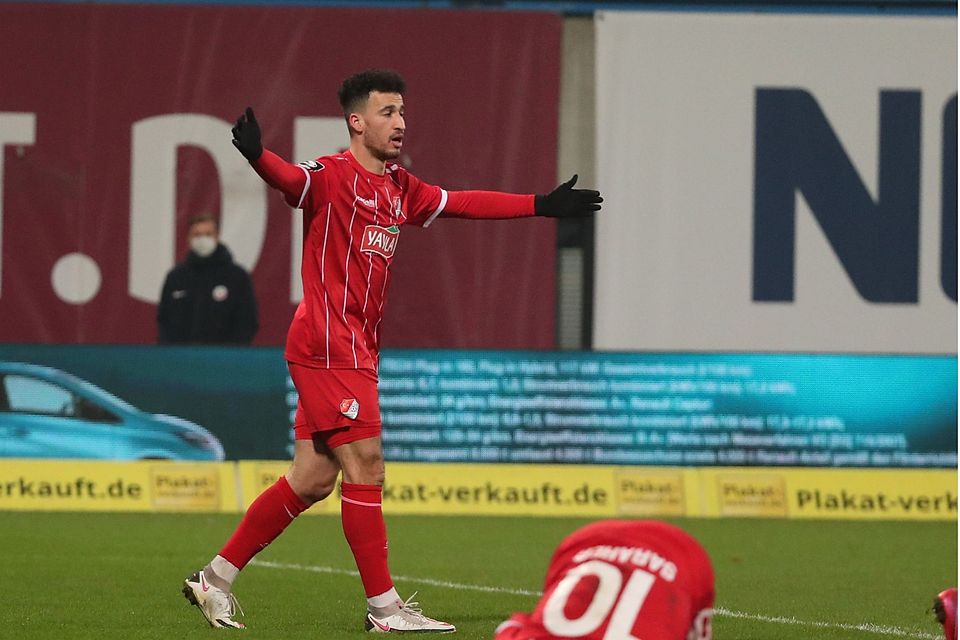 Mounir Bouziane im Trikot von Türkgücü München.