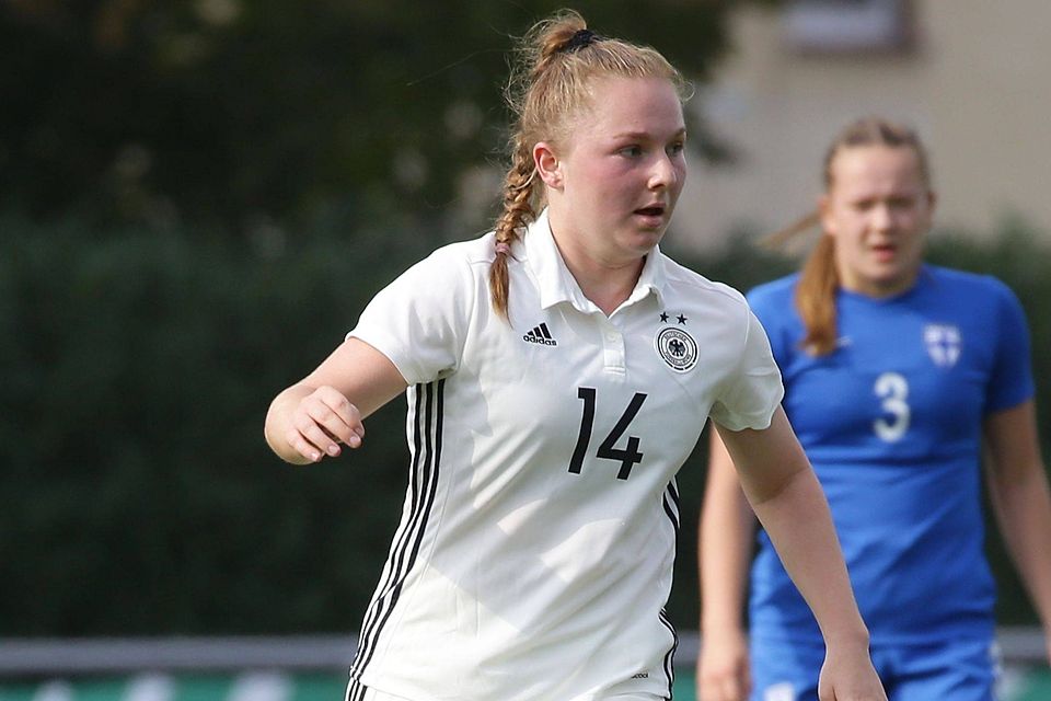 Madeleine Steck (hier im Trikot der U17-Nationalmannschaft) will den Sprung in die Bundesliga schaffen.