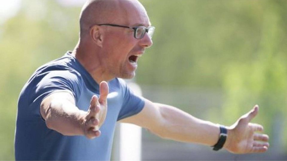 Jürgen Seeberger: Der Kickers-Coach fordert mehr Widerstandsfähigkeit von seiner Mannschaft. Foto: Pressefoto Baumann
