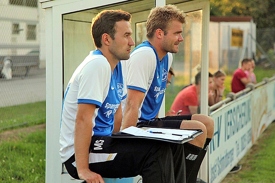 VfL Ecknach hat mit dem Trainer-Duo Mario Schmidt (links) und Florian Fischer (rechts) verlängert.  Foto: Ramona Eberle