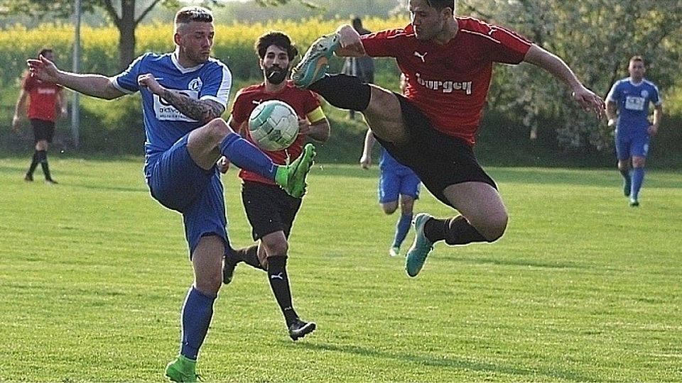 Artistik in Rüssingen: Pascal Missal (links) beim Hochball.   F: Schlitz