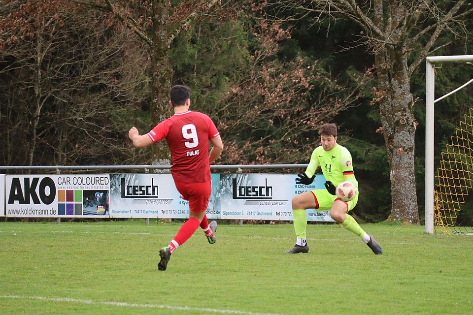 Der Dosenöffner für die missglückte Aufholjagd. Der Treffer von Emre Polat brachte Frickenhofen eine kurze Zeit in eine prekäre Lage.  
