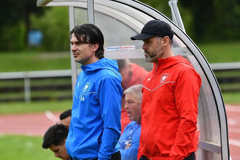 Führen sie den FC Kosova in die Landesliga? Trainer Enkel Alikaj (l.) und Sportlicher Leiter Armando Zani erwarten mit ihrer Mannschaft heute Abend den SV Sulzbach.