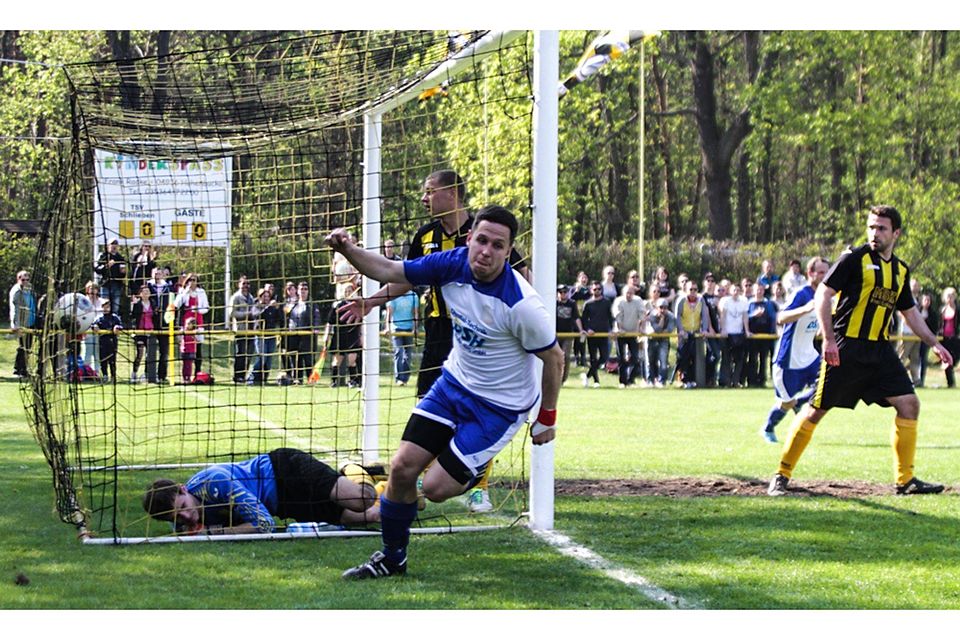Wird es der VfB Herzberg? Die Kreisstädter drehten nach der Winterpause unheimlich auf. Johannes Petzold hat die 68er beim 3:1-Halbfinalsieg gegen den TSV Schlieben auf die Siegerstraße geschossen. Acht Mal hat er es in der Liga in des Gegners Kasten klingeln lassen. F: Bock