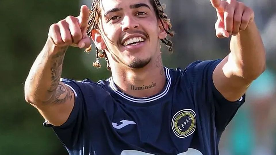 Bejubelt sein Traumtor für den SV Hummetroth: Victor Vinicius Silva de Oliveira.