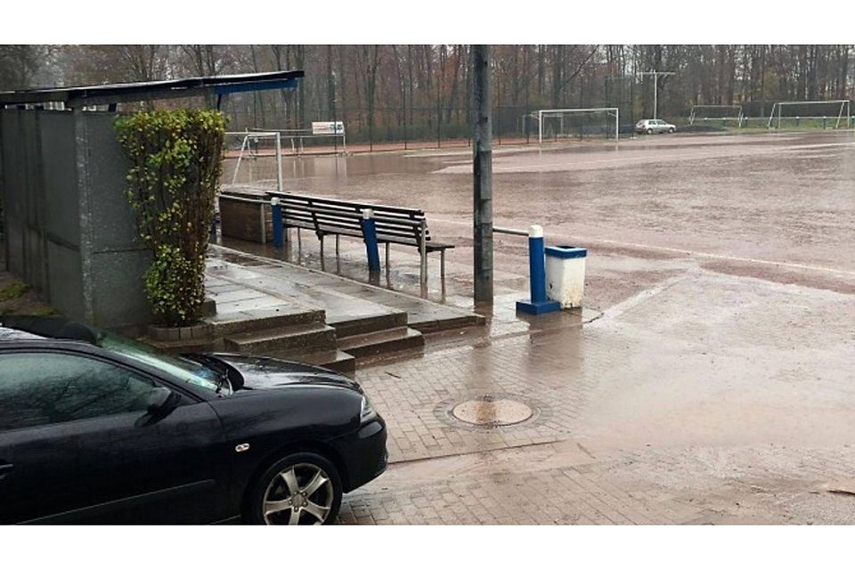 So sah die Anlage des SV Scherpenberg am Sonntag aus, obwohl es "nicht in Strömen regnete". Fotos via Barbeln