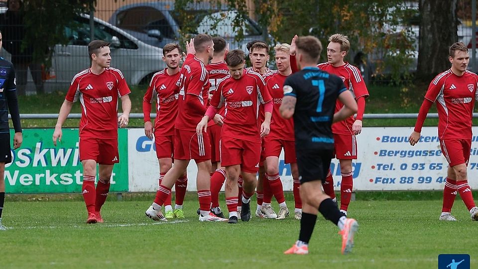 Der TSV Mönchröden (in rot) kommt nach dem 4:1 Sieg gegen Bad Kissingen mit ordentlich Selbstvertrauen daher