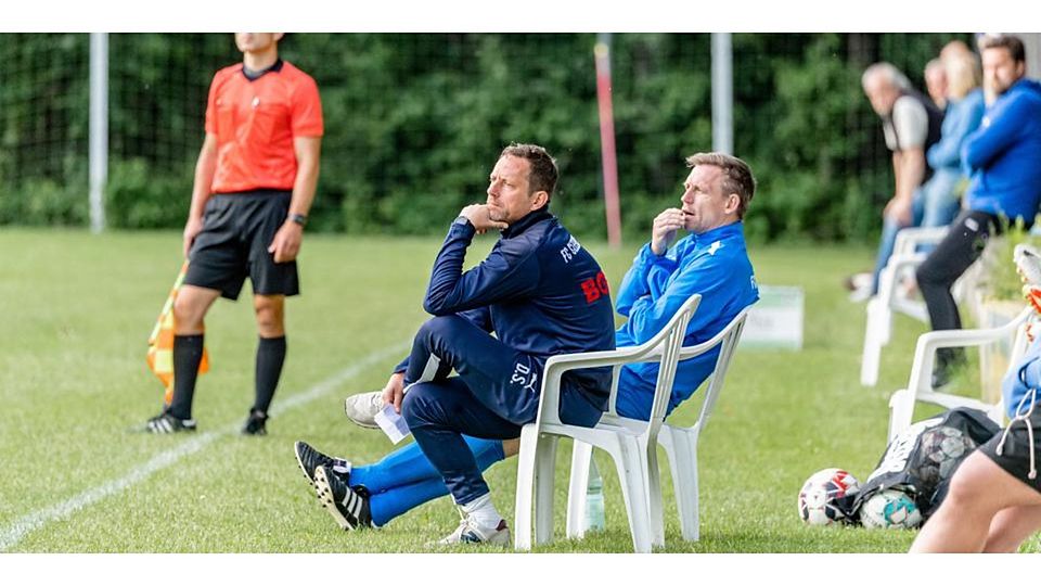 Ihre Wege kreuzen sich auch beim FC Cleeberg, am Sonntag sind Daniel Schäfer (l.) als Trainer des FC Burgsolms und Thorsten Dinkel für 90 Verbandsliga-Minuten Konkurrenten. Ihre Wege kreuzen sich auch beim FC Cleeberg, am Sonntag sind Daniel Schäfer (l.) als Trainer des FC Burgsolms und Thorsten Dinkel für 90 Verbandsliga-Minuten Konkurrenten. © Jenniver Röczey