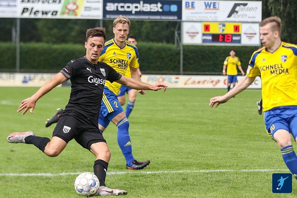 Der 68-fache Oberliga-Spieler Tim Schücker (Nr. 2 im Hintergrund) kam beim 4:0-Heimsieg der SpVgg Vreden II zum Einsatz, der nun als 0:2-Niederlage gewertet wurde.