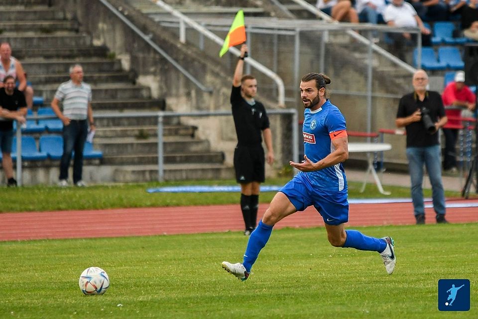 Bald eine neue Karriere an der Seitenlinie? Unter anderem Bad Kreuznachs Kapitän Deniz Darcan ist neuer Inhaber der B-Lizenz. Bald eine neue Karriere an der Seitenlinie? Unter anderem Bad Kreuznachs Kapitän Deniz Darcan ist neuer Inhaber der B-Lizenz.