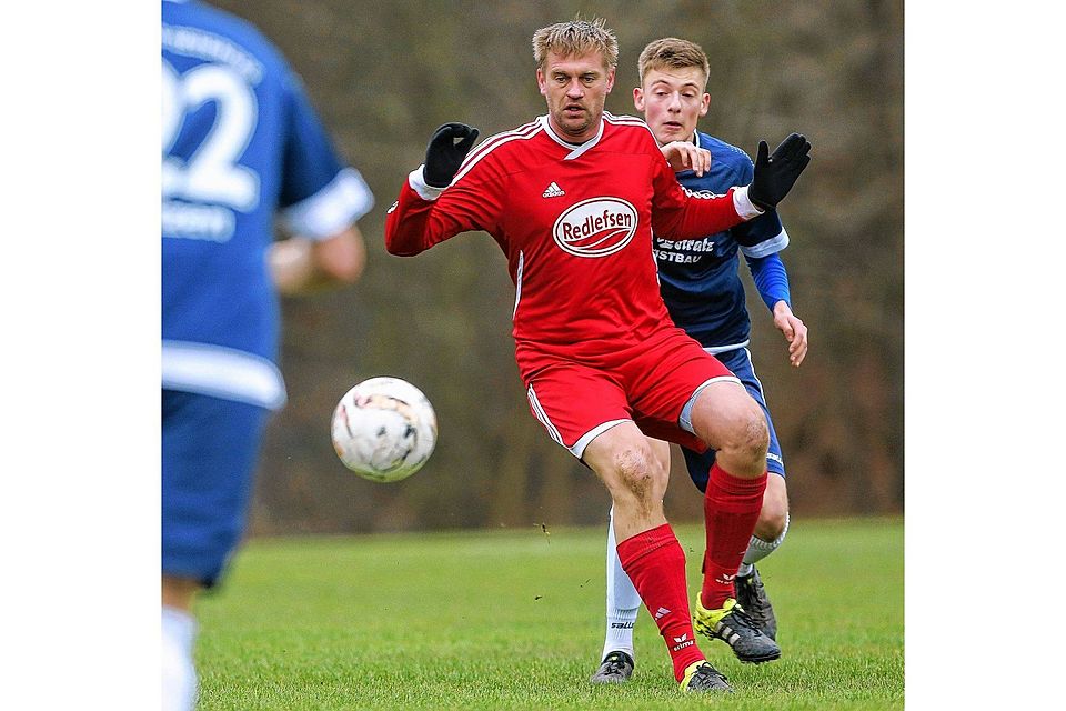 „Becksi“ im roten Satruper Trikot: In vier Spielzeiten erzielte er 98 Tore für den TSV Nordmark. Foto: Staudt