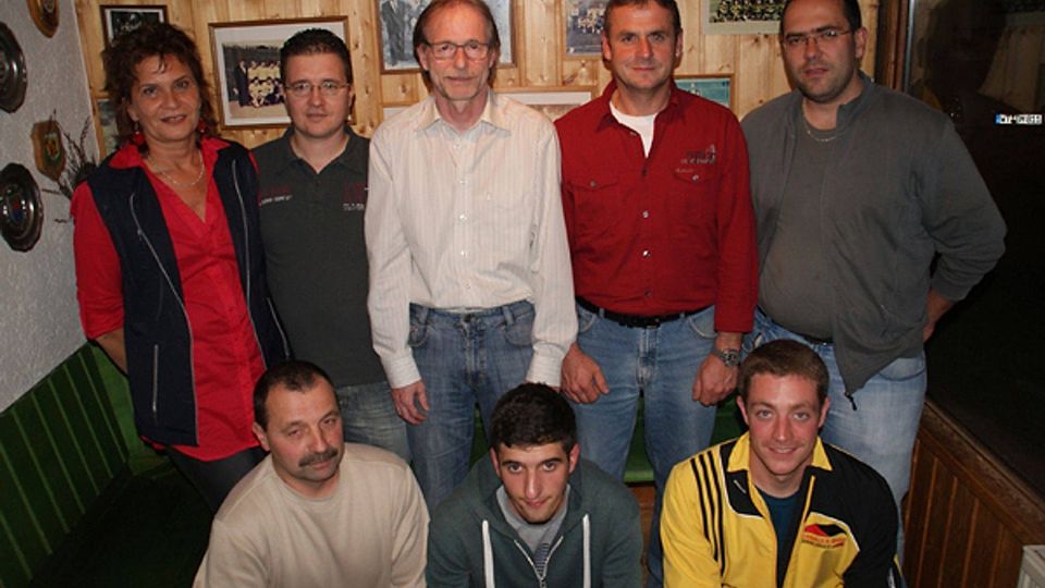 Die Geehrten des FC Herrischried (von links): Claudia Dietwiler, Hermann Vogt (beide , Michael Waßmer, Edgar Burkart, Lukas Berger, Martin Booz, Michael Stoll und Thomas Schneider.     | Foto: Hrvoje Miloslavic