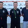 Landshuts NLZ-Leiter Willi Loebenbrück (rechts) präsentierte mit Cheftrainer Dan Manaila (Mitte) und seinem Assistenten Adrian Busu (links) die neuen Übungsleiter des U19 Nachwuchses der SpVgg Landshut