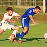 Maximilian Feuerer (rechts) und der FC Oberhinkofen schicken den FC Pielenhofen-Adlersberg in die Kreisliga und wahren selbst ihre Aufstiegschance.