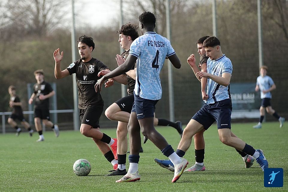 Der FC Pesch sendete ein beeindruckendes Lebenszeichen aus dem Keller