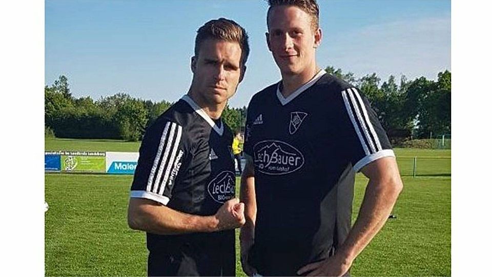 Moritz Sedlmaier und Kristofer Malicki nach der gewonnen Meisterschaft im vergangen Jahr. Foto: Facebook FC Penzing-Fußball