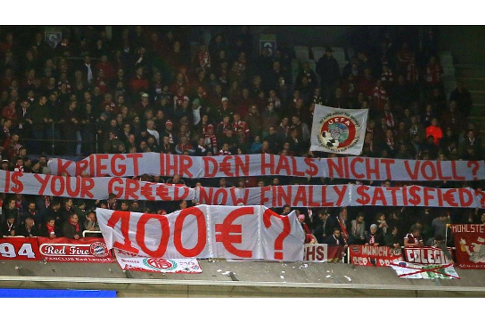 Die Bayern-Fans protestierten bereits mehrmals gegen hohe Ticketpreise bei Auswärtsspielen - nun sorgt eine Entscheidung des eigenen Vereins für Unmut. MIS / Cathrin Müller /M.i.S.