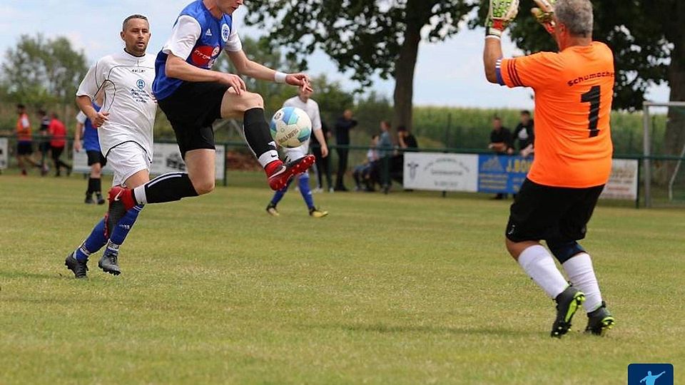 Mit 12 Toren in 5 Partien führt er aktuell die Torschützenliste der Kreisliga B, Staffel 1 an: Sommerneuzugang Fabian Di Stefano