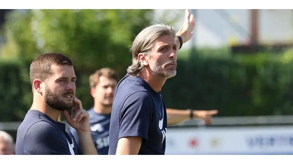 Daniel Vier hat sich als Trainer bei Fußball-Verbandsligist Sportfreunde/Blau-Gelb Marburg verabschiedet. © Jens Schmidt