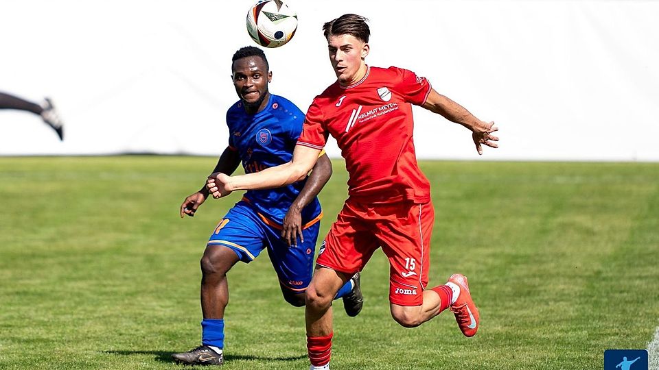 Verls U19-Akteur Lian Vega Zambrano (in Rot) gehörte bereits zum erweiterten Stamm in der abgelaufenen Spielzeit und wird nun fest in die U21 übernommen,