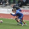 Zu wenig: Luca Demmel und der ASV Dachau spielten gegen Attaching (rote Trikots) nur remis.