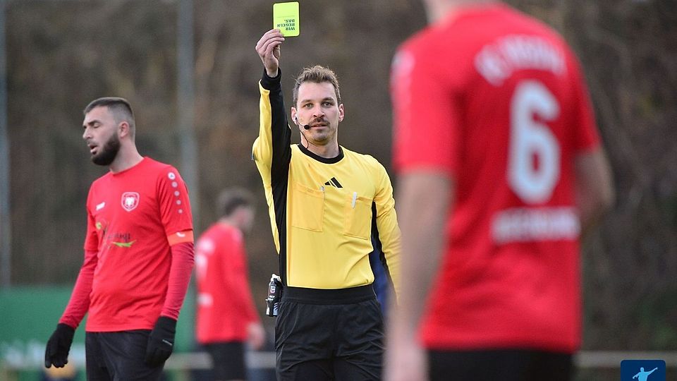 Ja, es gab gelbe Karten gegen Kosova, vor allem gab's aber (wieder mal) jede Menge Gegentreffer: Nach dem 0:8 gegen Vornbach im November, setzte es diesmal eine 1:7-Klatsche gegen Bad Kötzting.