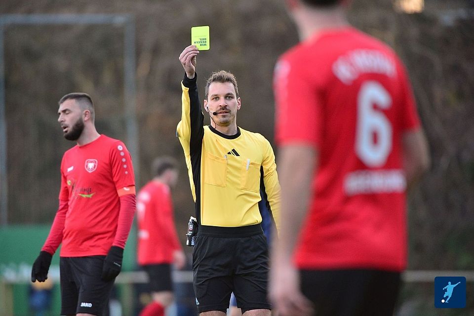 Ja, es gab gelbe Karten gegen Kosova, vor allem gab's aber (wieder mal) jede Menge Gegentreffer: Nach dem 0:8 gegen Vornbach im November, setzte es diesmal eine 1:7-Klatsche gegen Bad Kötzting.