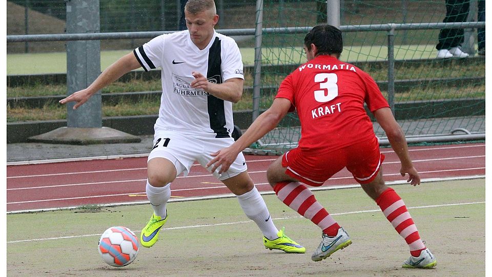 Sein Coach verlangt auch von ihm, dass er trotz seines jungen Alters mehr Verantwortung übernimmt: der Hechtsheimer Kevin Frey (links). 	Archivfoto: hbz/Stefan Sämmer