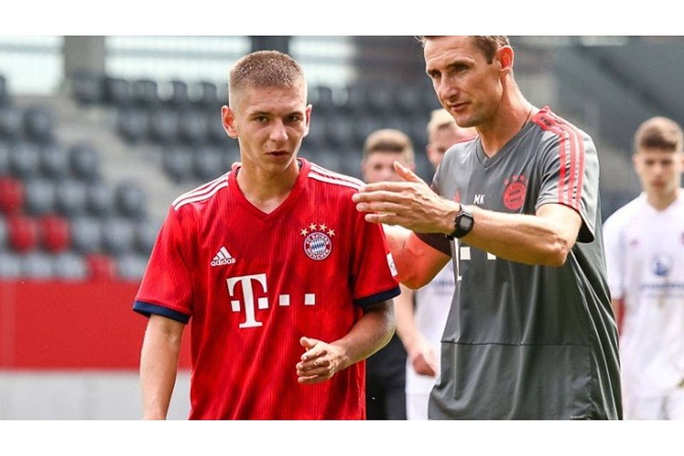 Aus einem Außenseiter einen Top-Favoriten auf den Titel gemacht: Miroslav Klose freut sich, wie die Jungs im Trainer Gas geben. Christian Riedel